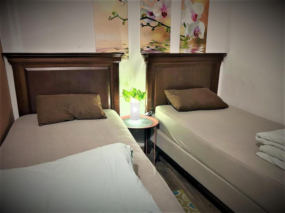 Bern Hostel Кишинев Екстериор снимка